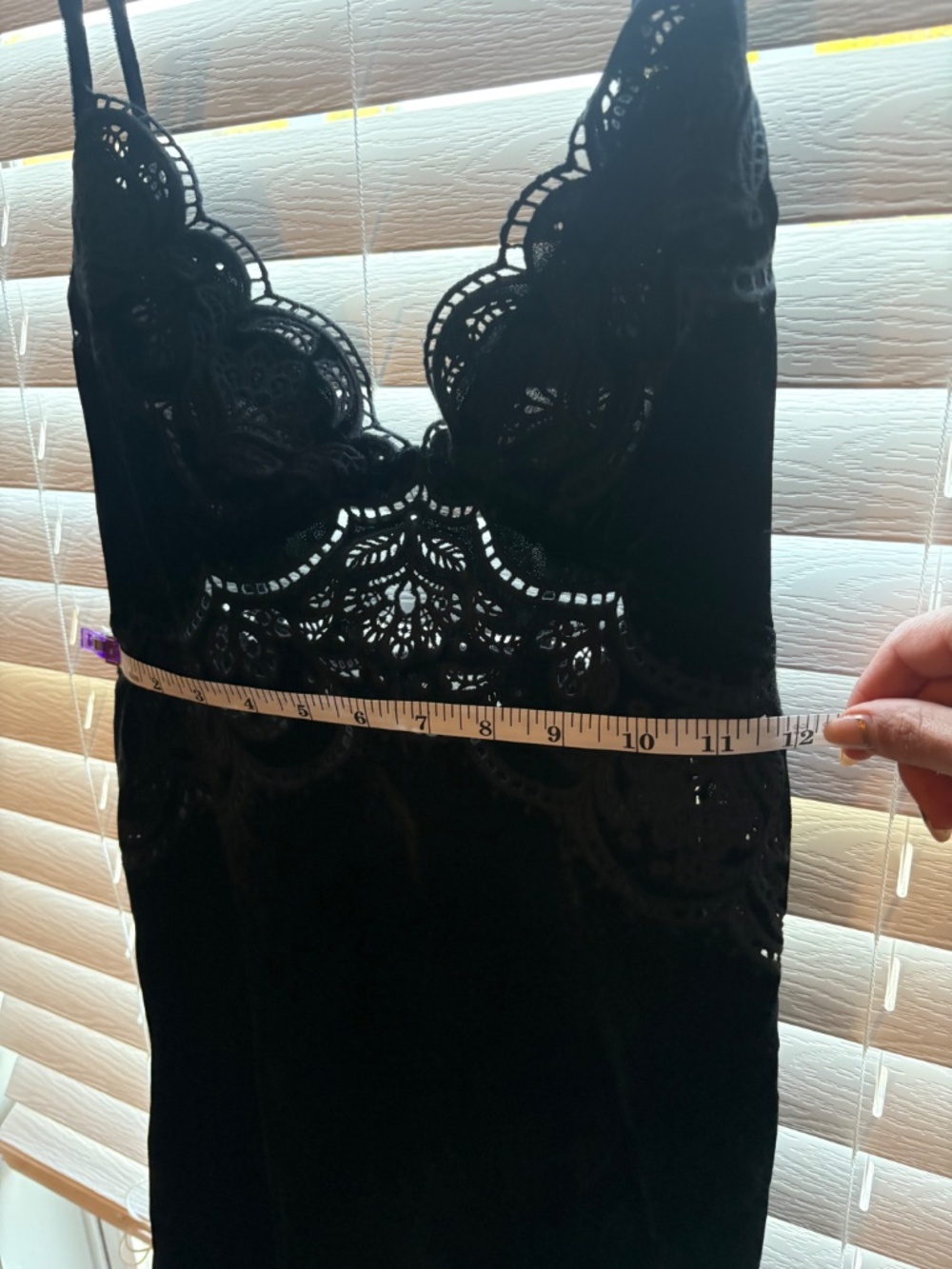 FARM RIO BLACK RICHELIEU VELVET SLIP DRESS - Picture 6 of 8